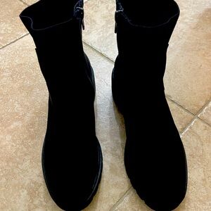 No Boundary black ankle boots - Walmart brand